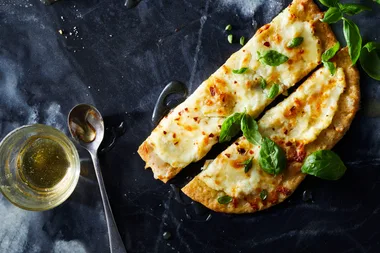 Air fryer white pizza