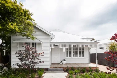 4 Must-Have Spring Products to Keep Your Garden Spick-And-Span