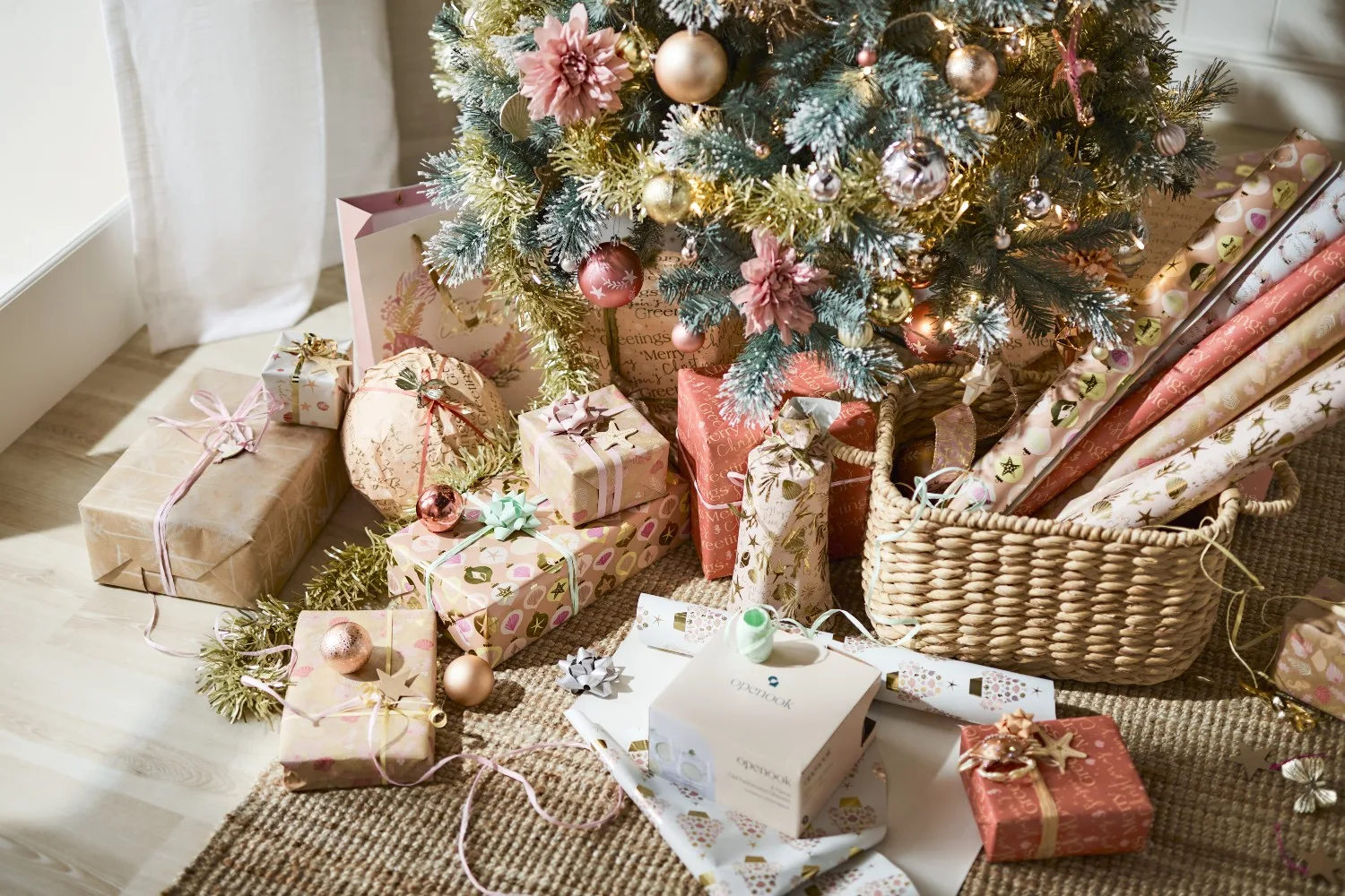 Big W and Woolworths go glitter free this Christmas