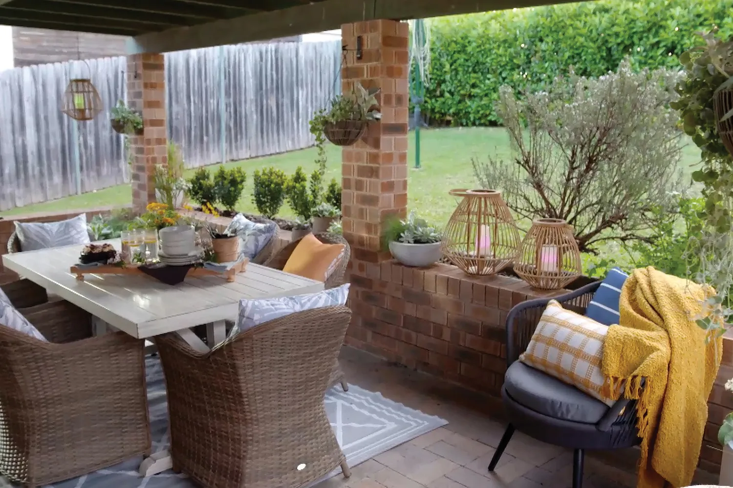 How to create a coastal-style outdoors entertaining area