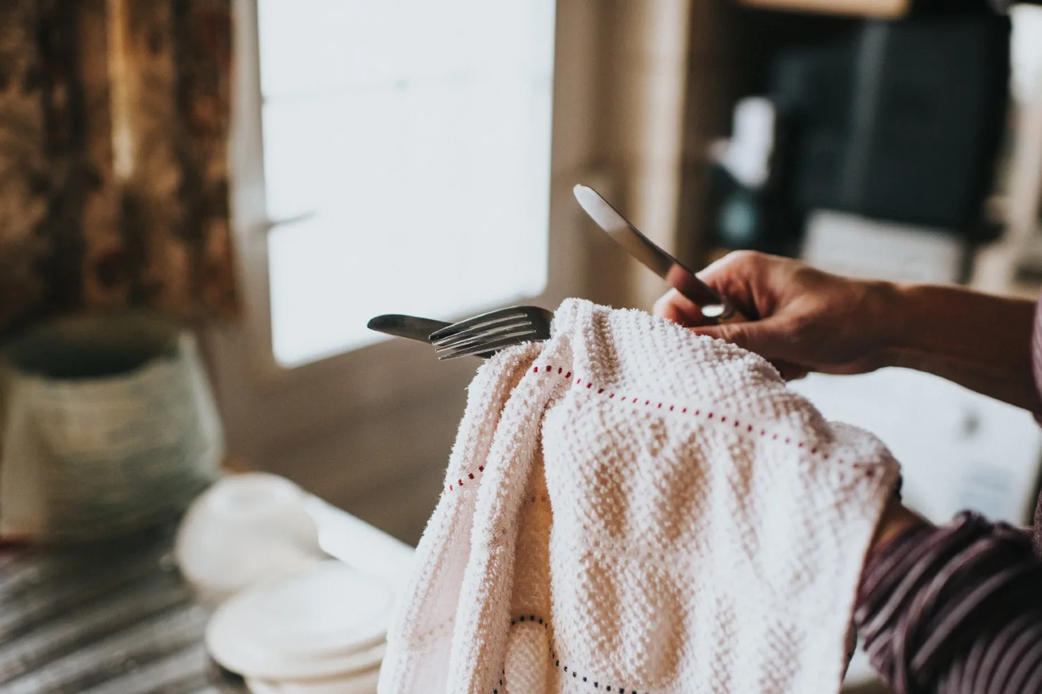 how to prevent rust marks on cutlery