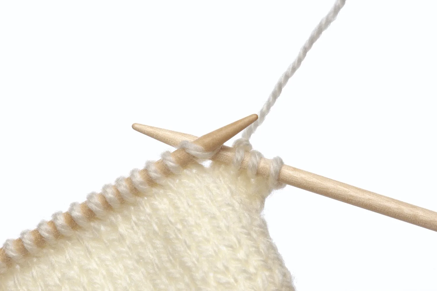 how to knit using knit stitch step 1