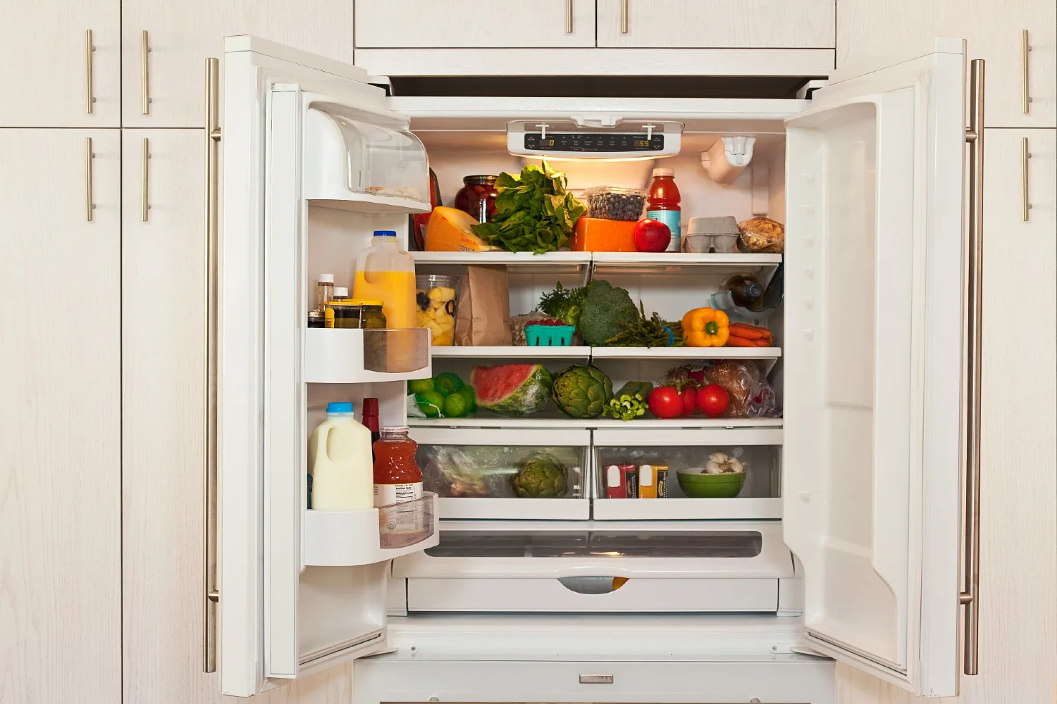 This is the secret to keeping your fridge organised after cleaning it