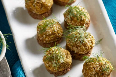 Olive and goat’s cheese bites