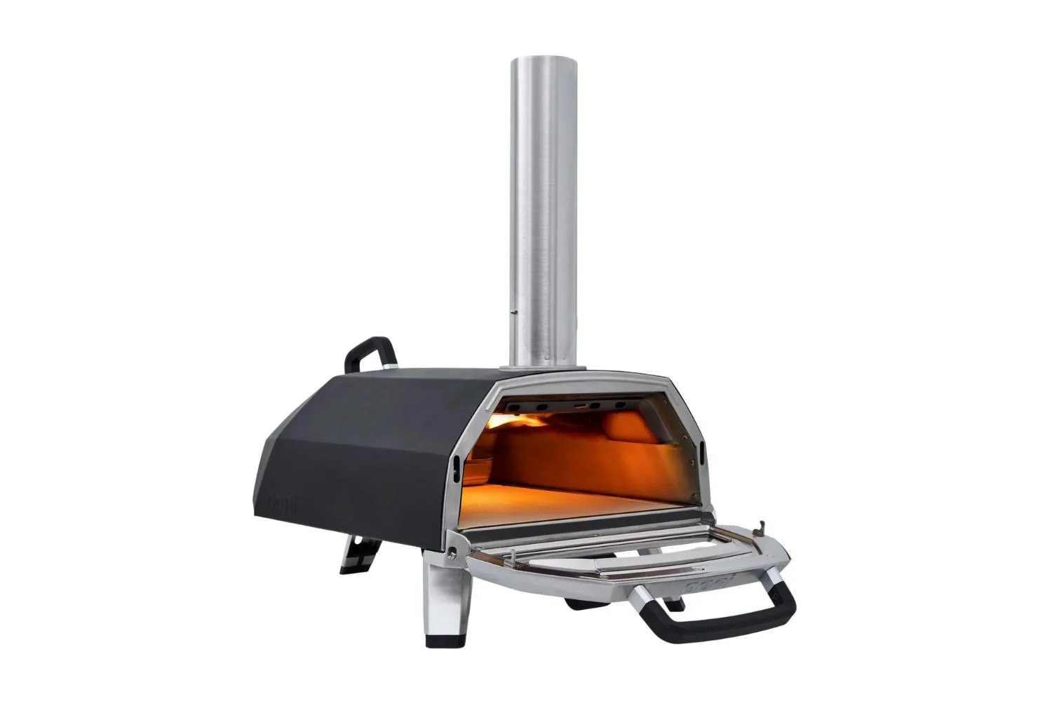 Ooni Karu 16 multi-fuel pizza oven.