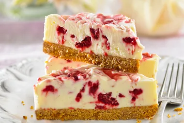 No-bake raspberry swirl cheesecake
