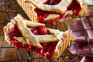 Plum crostata