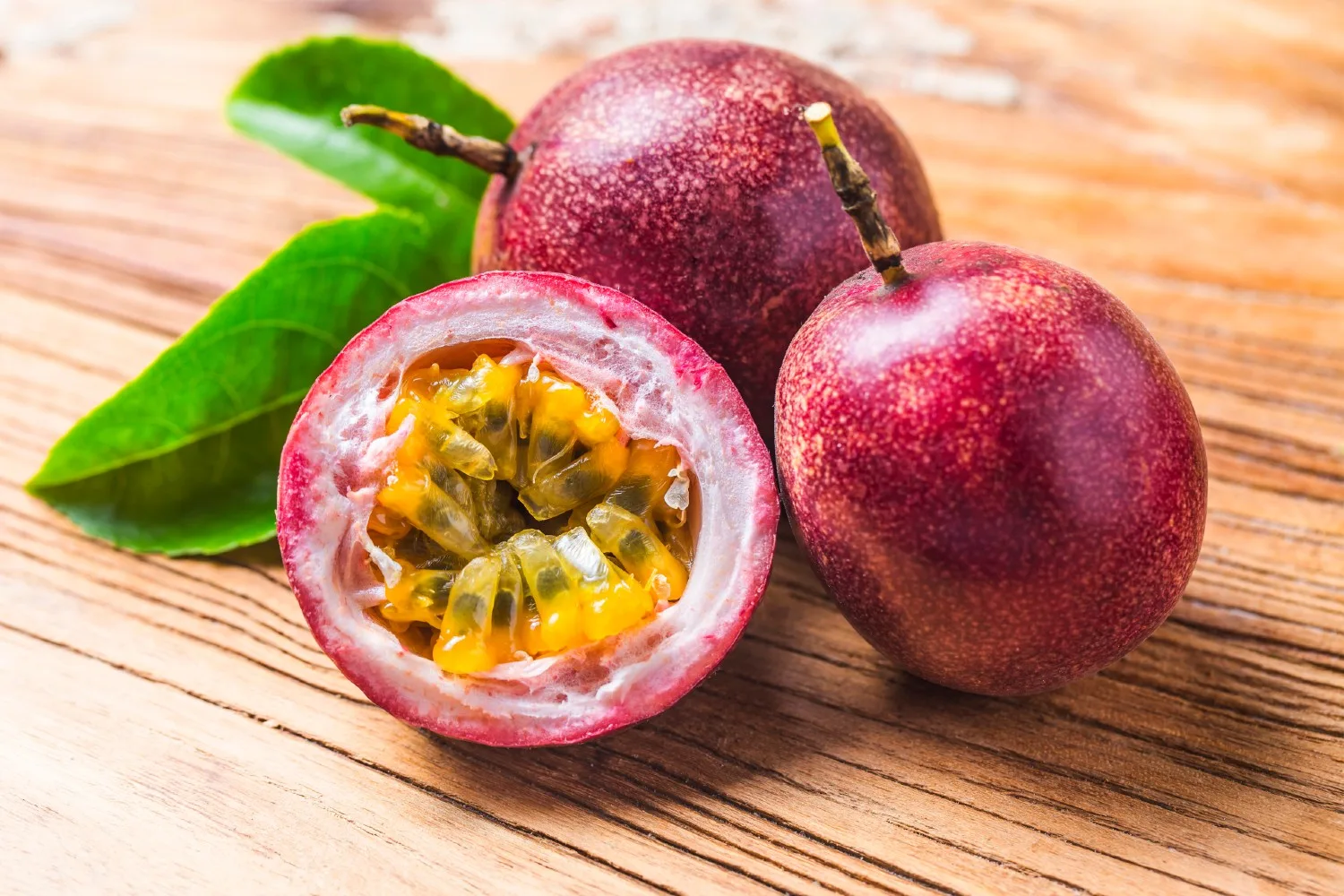 how to eat passionfruit