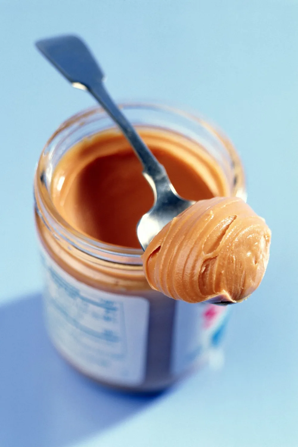 use peanut butter to remove sticky labels
