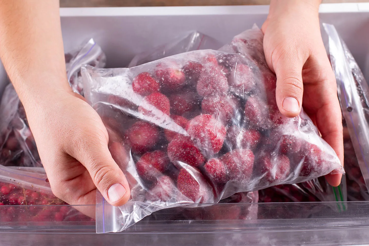 how to store and freeze strawberries