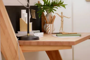 How to make a small desk