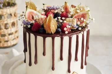 This nifty tip is all you need to know to make an epic drip cake