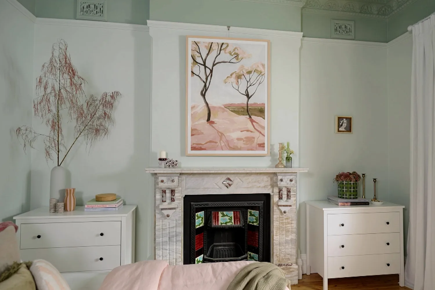 Juliet gives a boring and bland bedroom a beautiful makeover