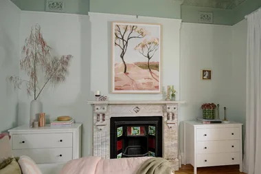 Juliet gives a boring and bland bedroom a beautiful makeover