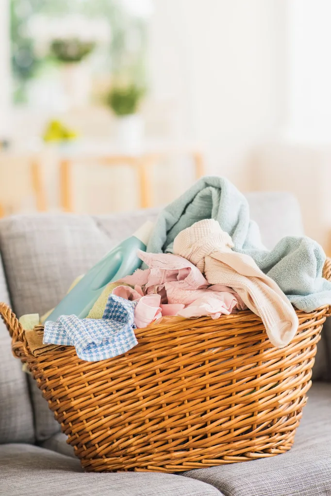 magic washing basket with legs