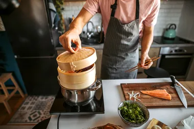 How to use a bamboo steamer