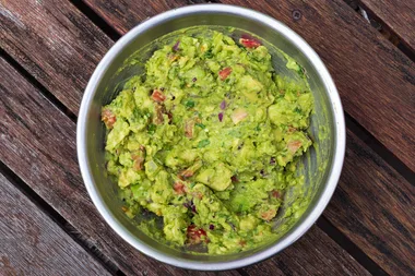 This simple hack will keep guacamole from turning brown