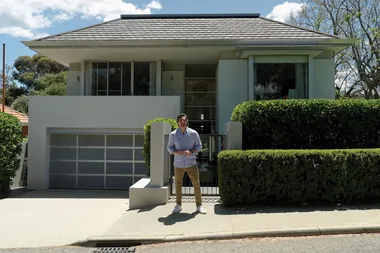 Charlie visits a challenging garden space in Cottesloe