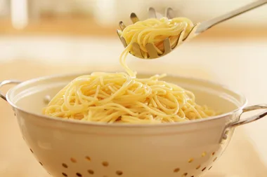 How to cook pasta in a microwave
