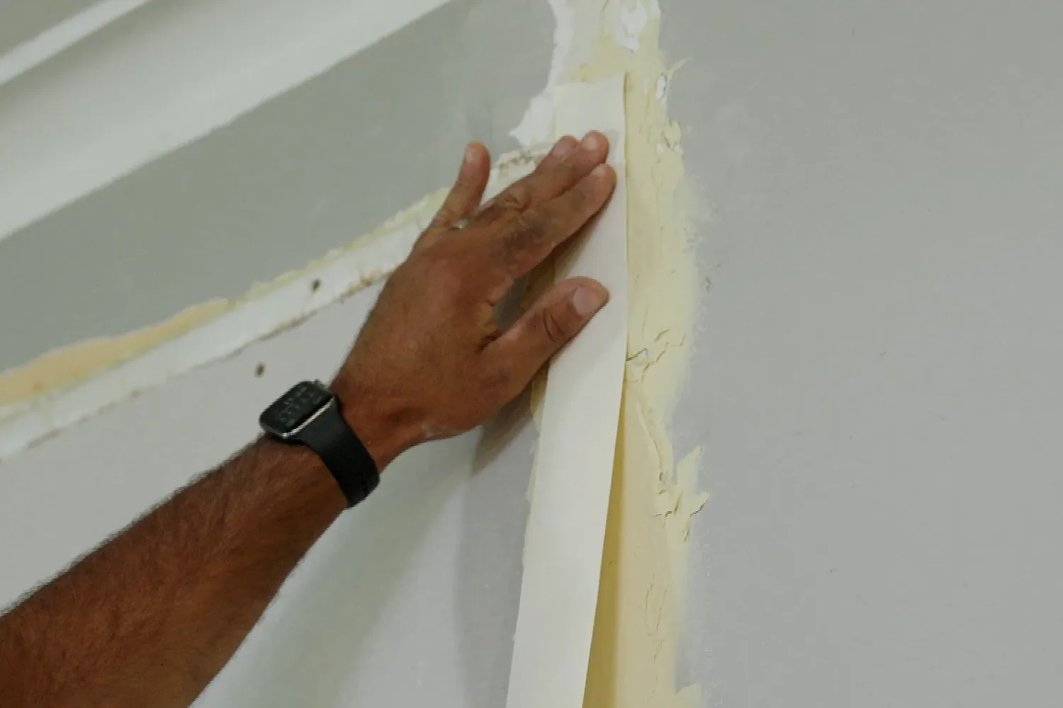 How to patch plaster board