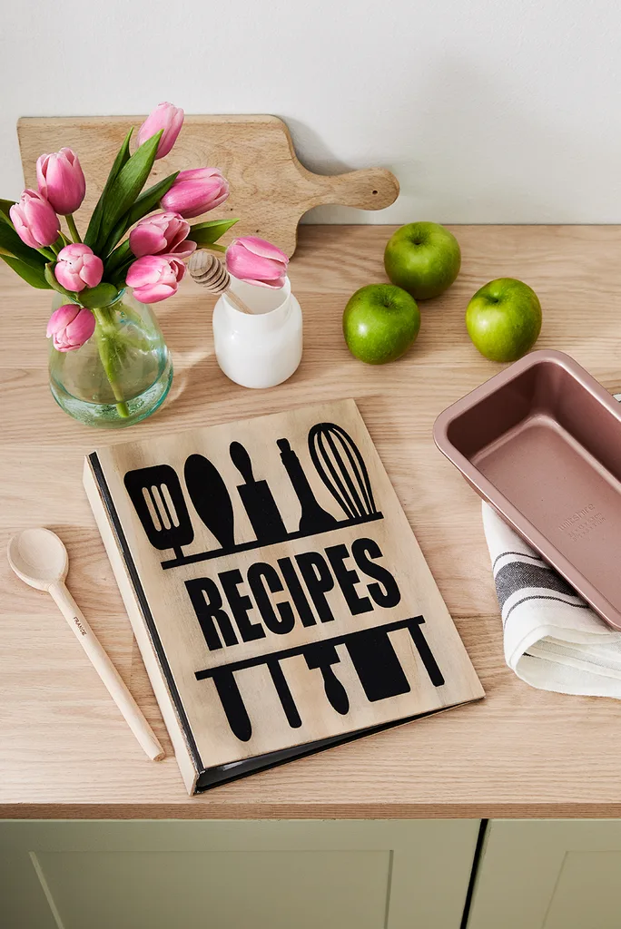 cricut ideas - personalised recipe book