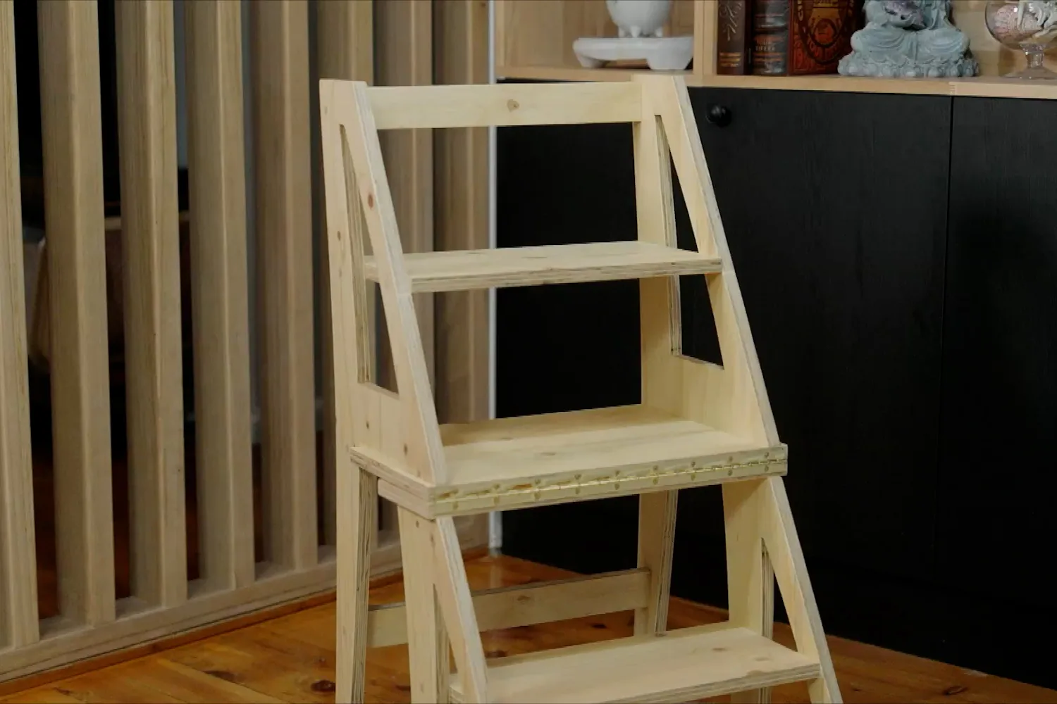 How to build a ladder chair