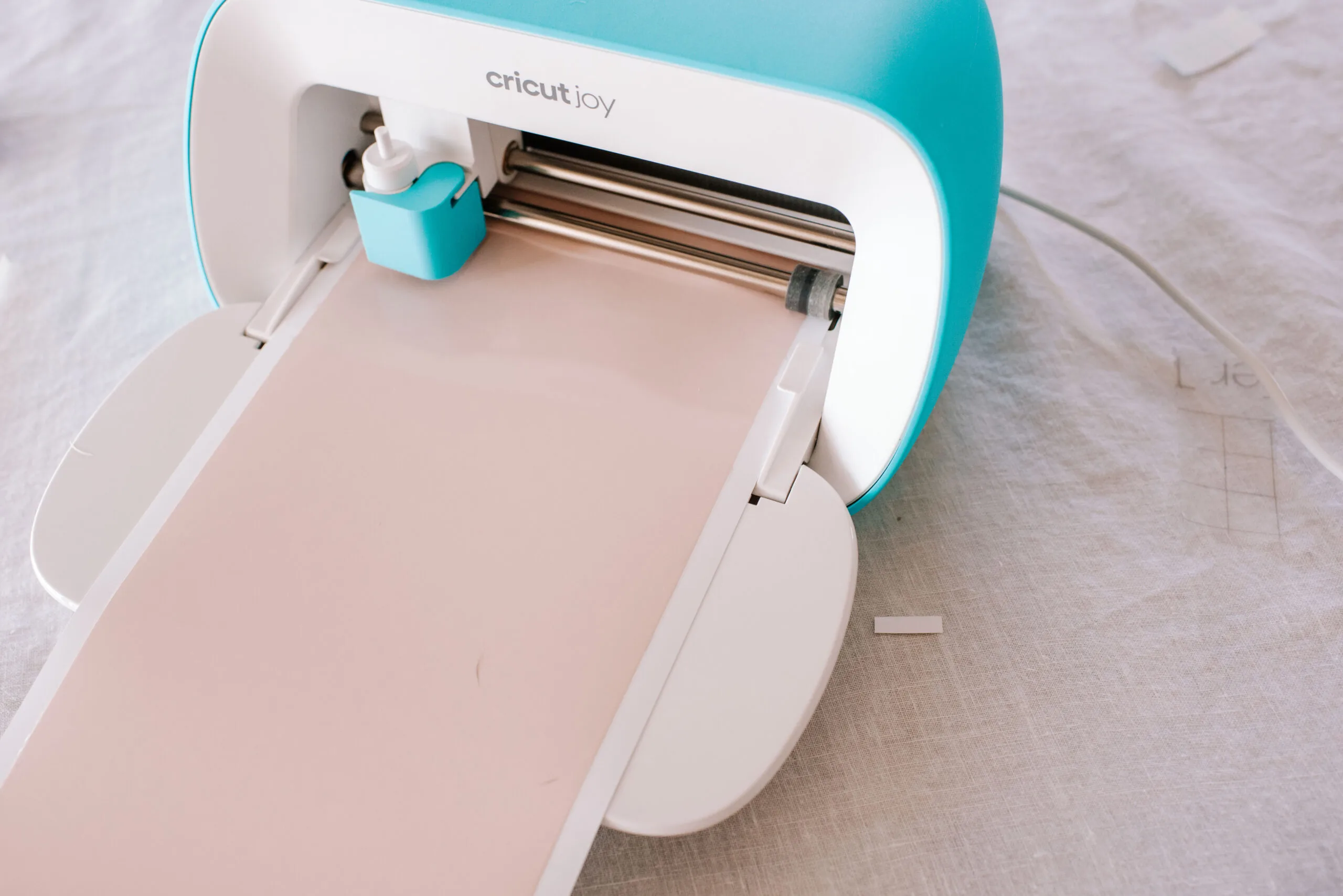 how to use a cricut cutting machine