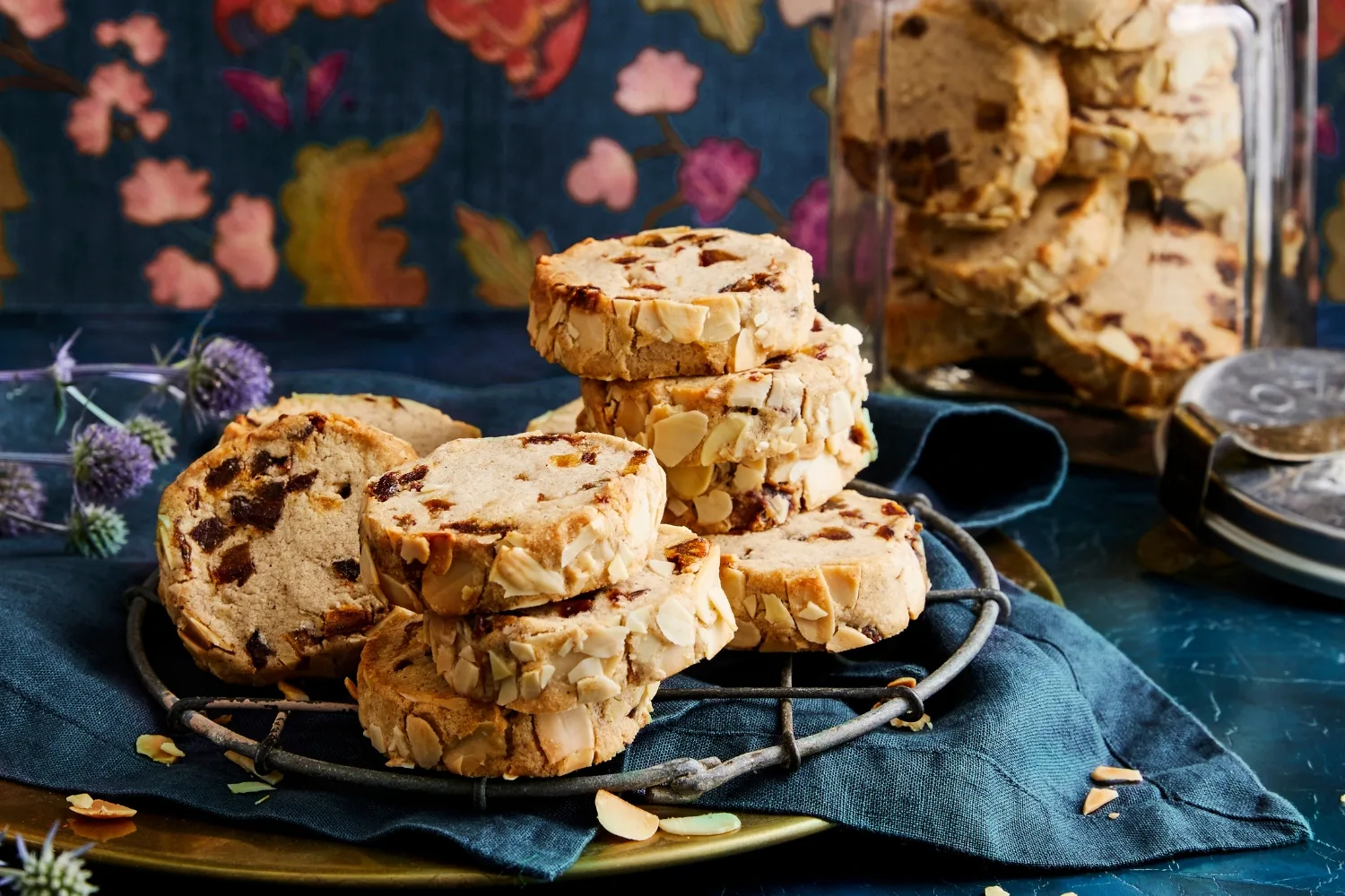Date and almond shortbread
