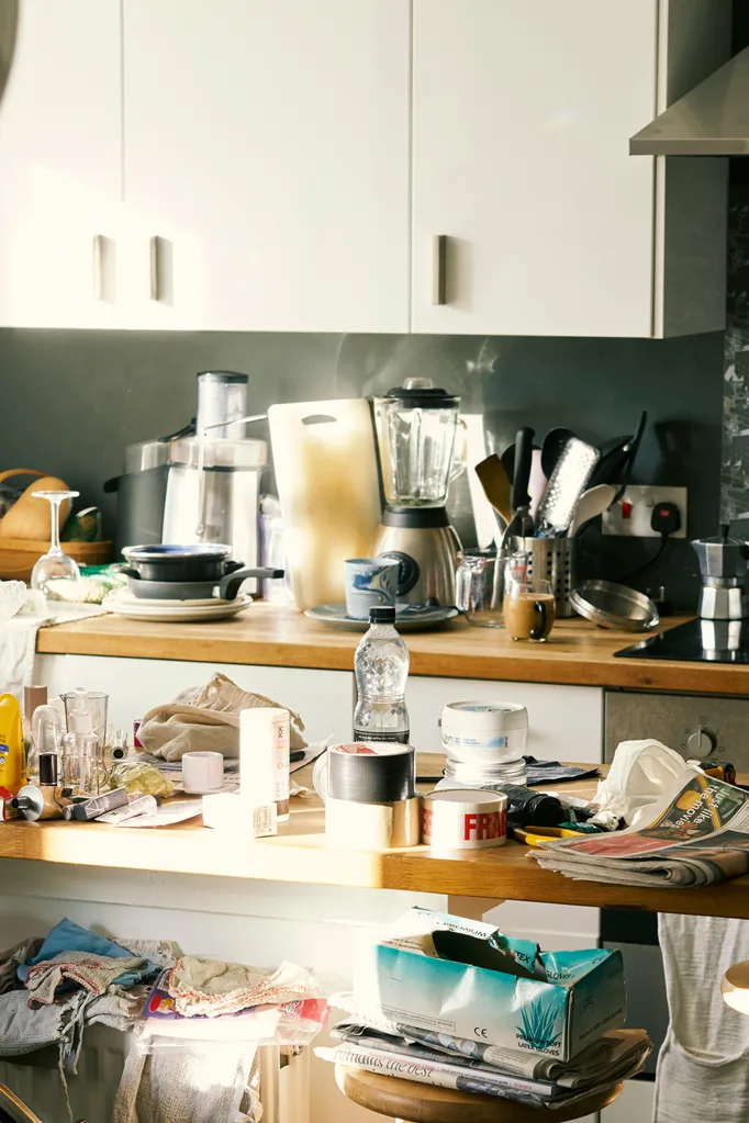 how to declutter your bench