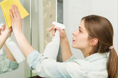 How to clean a mirror for a perfect streak-free finish