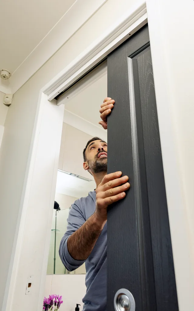 How to fix a sliding door