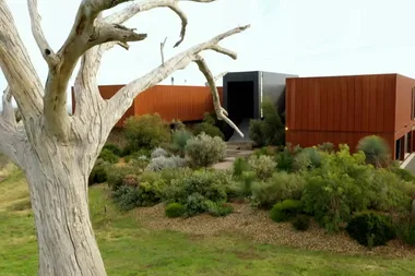 Charlie visits Strathbogie garden
