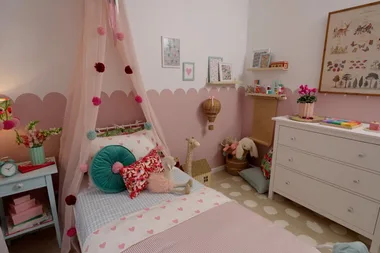 How to makeover a girl’s room with a bed canopy