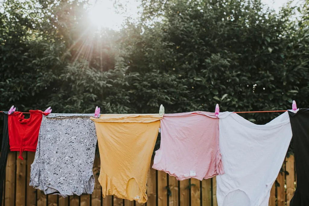 washing lefet on the clothes line
