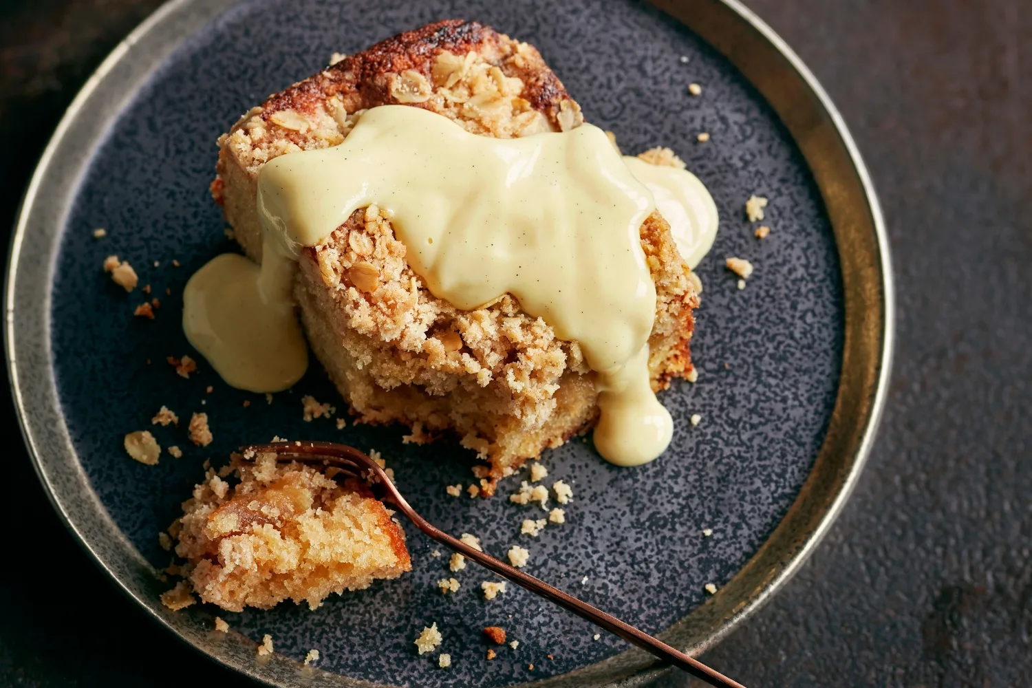 Apple cinnamon crumble sheet cake