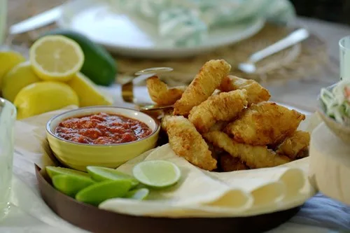 crispy fish tacos with lemon and lime