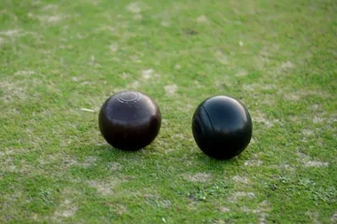 Graham visits Petersham Bowls Club to check out their green