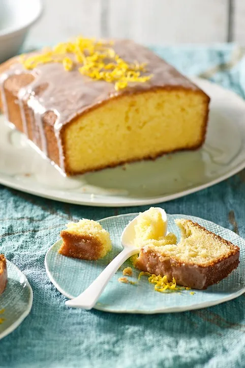 lemon cake recipes lemon drizzle cake