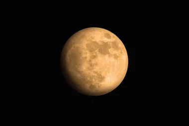 Building homes on the moon could happen by 2040
