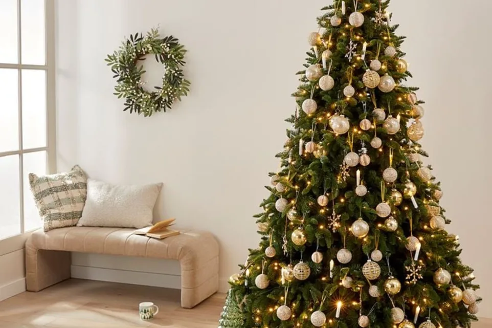 Best Pre Lit Christmas Tree 2020 8 Best Pre-Lit Christmas Trees Australia 2023