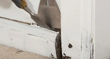 How to replace water-damaged mouldings