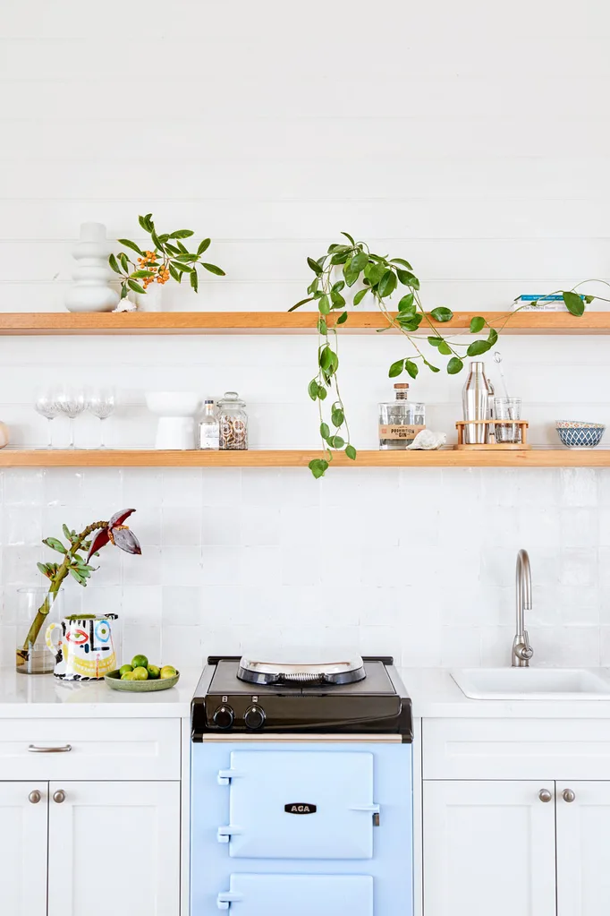 cleaning the kitchen using junebugging method