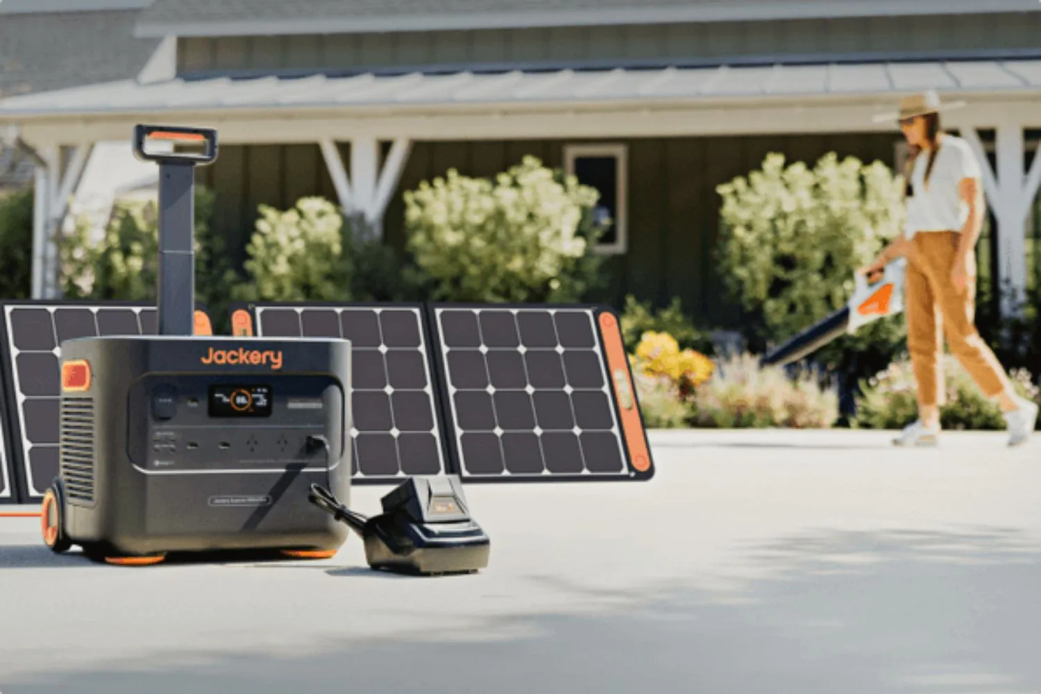 Jackery 2000 Plus Solar