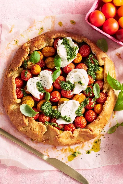 cherry tomato tart with strachiatella on top and pastry
