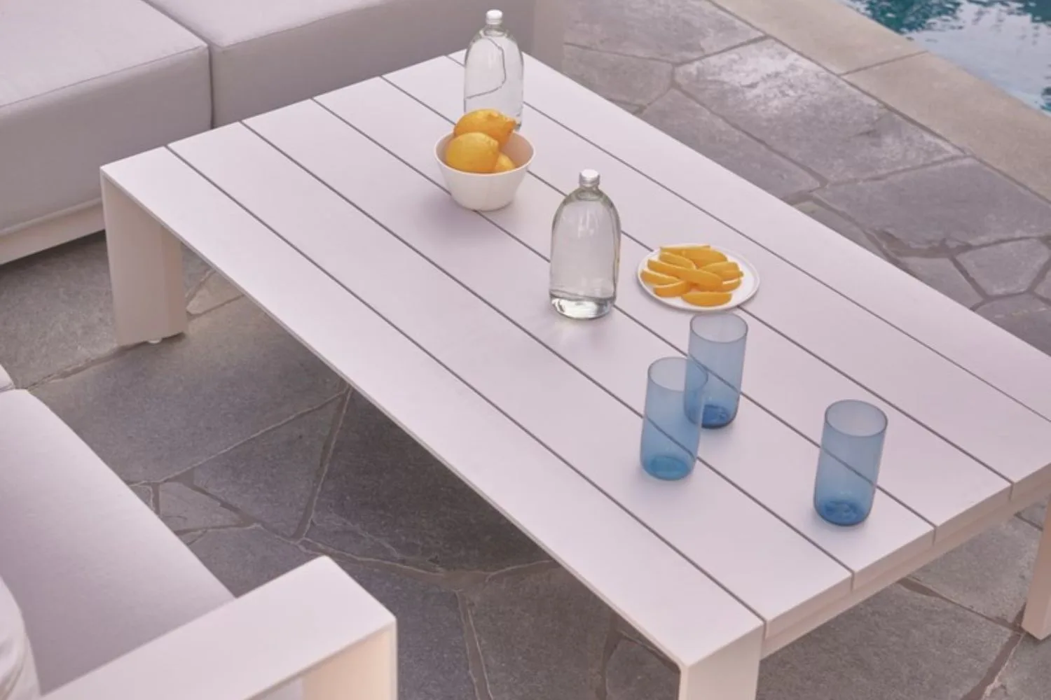 freedom white outdoor coffee table