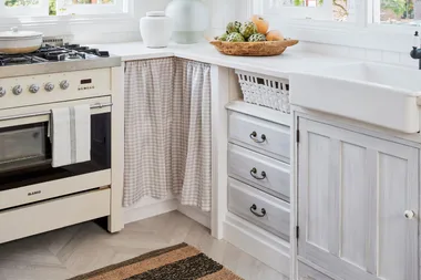 How to build a kitchen cabinet
