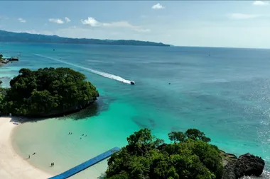 Adam and Melissa set sail on a cruise to the Philippines