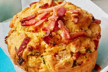 Bacon, zucchini and tomato muffins