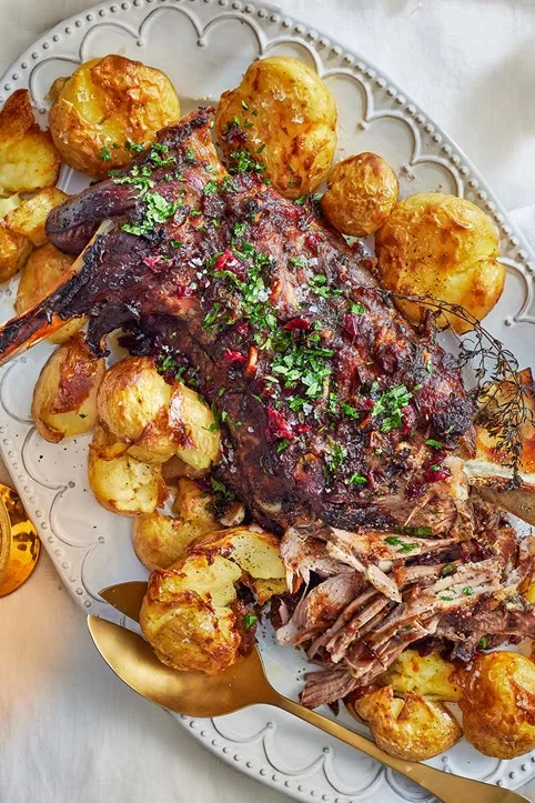 slow cooked roast lamb leg recipe with potatoes