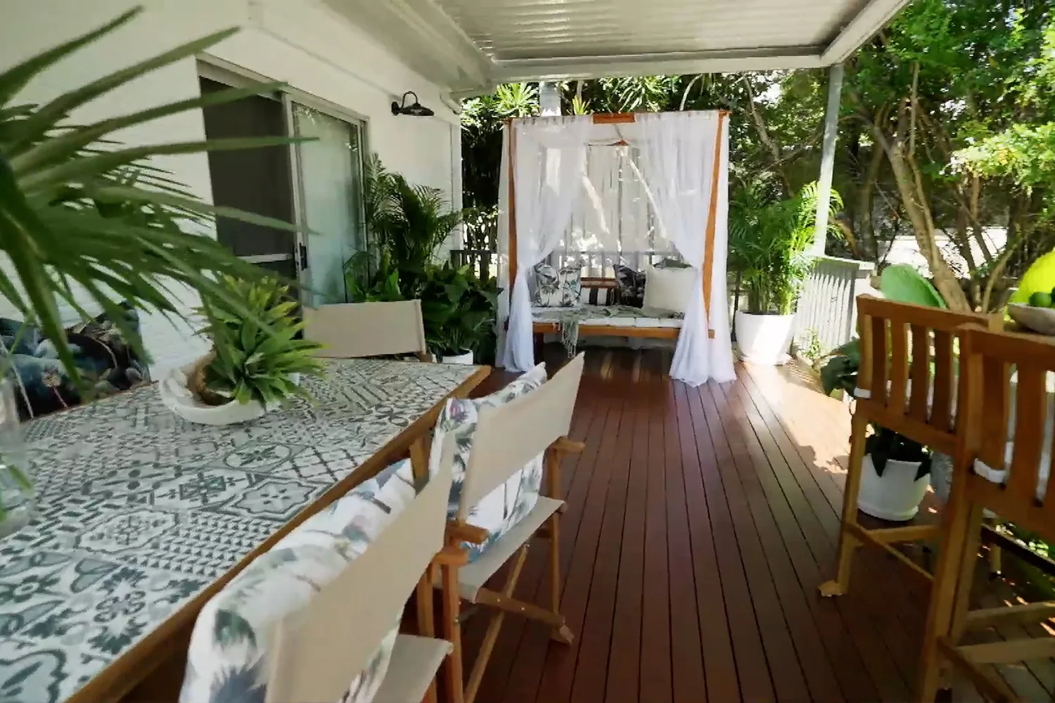 How to re-stain a deck and give it a brand new look